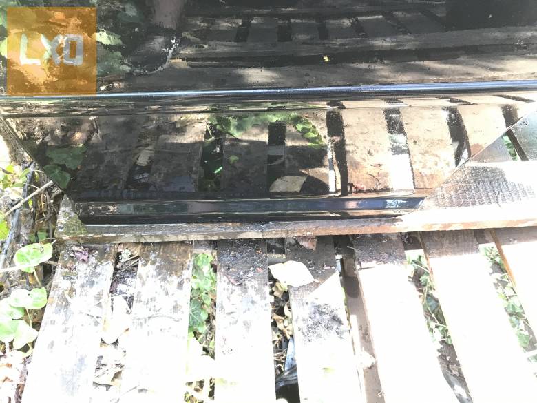 VW BORA -- bal hátsó ajtó ( fekete) apróhirdetés