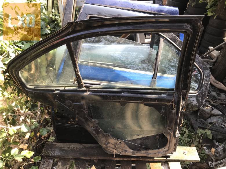 VW BORA -- bal hátsó ajtó ( fekete) apróhirdetés