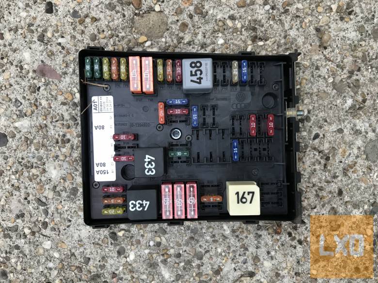 VW GOLF V 1,4 16 V BCA -- biztosíték tábla 1K0 937 124 K apróhirdetés