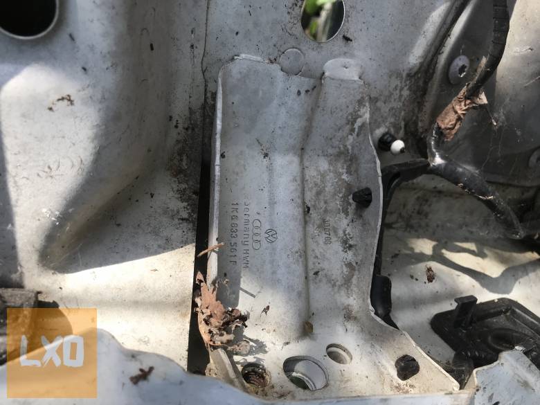 VW GOLF V  --- bal hátsó lap nélküli ajtó apróhirdetés