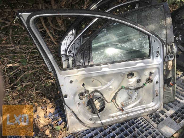 VW GOLF V  -- bal első lap nélküli ajtó apróhirdetés