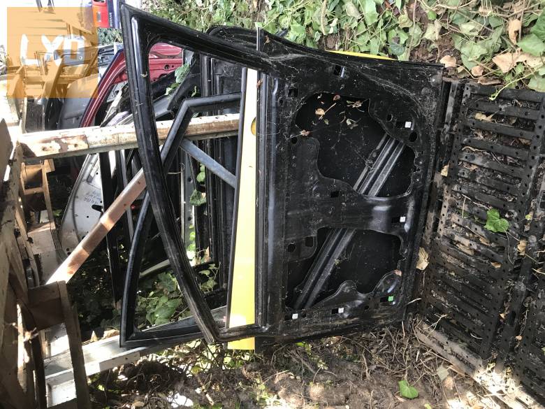 SEAT LEON 1P  -* jobb első ajtó apróhirdetés