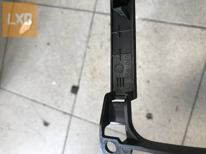 VW GOLF V -- középkonzol keret 1K0 858 069 G apróhirdetés