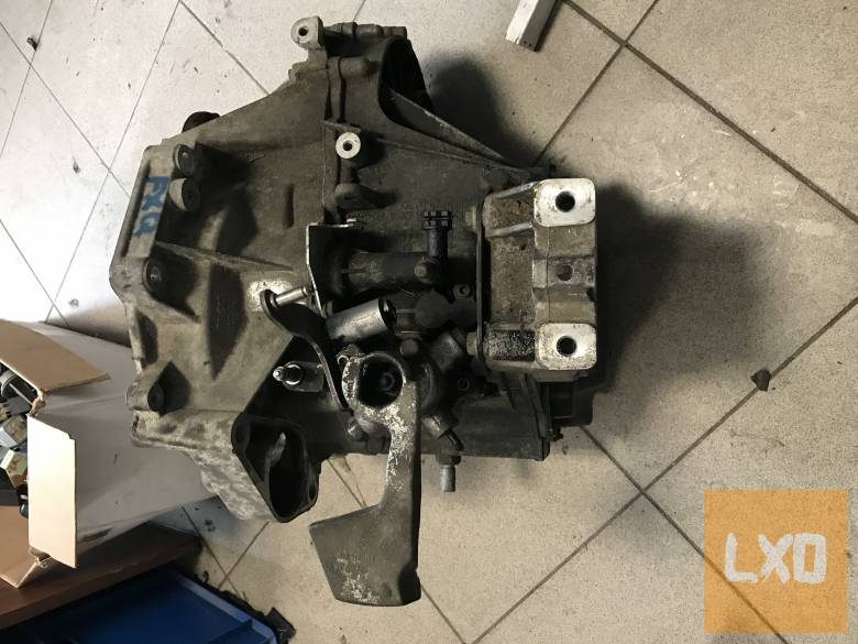 VW GOLF V 1,4 16V - váltó ( FXQ ) apróhirdetés