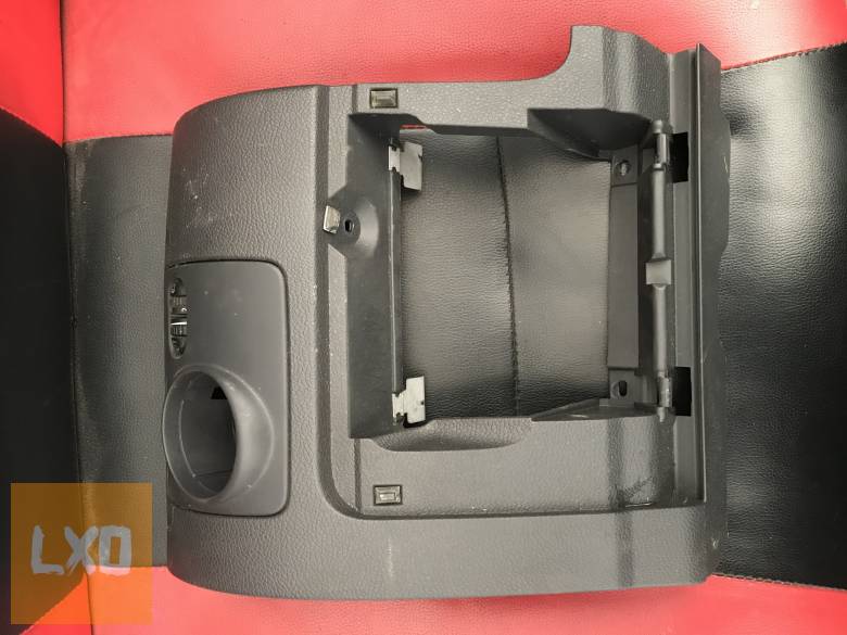 VW GOLF V -- bal műszerfal toldat 1K0 858 357 M apróhirdetés