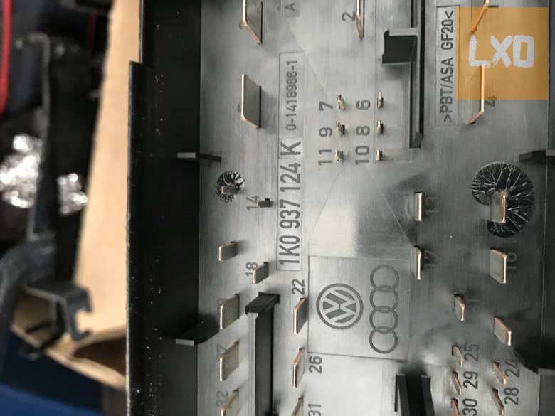 VW GOLF V  1,4 16V BCA -- BIZTOSÍTÉK TÁBLA 1K0 937 124 K apróhirdetés