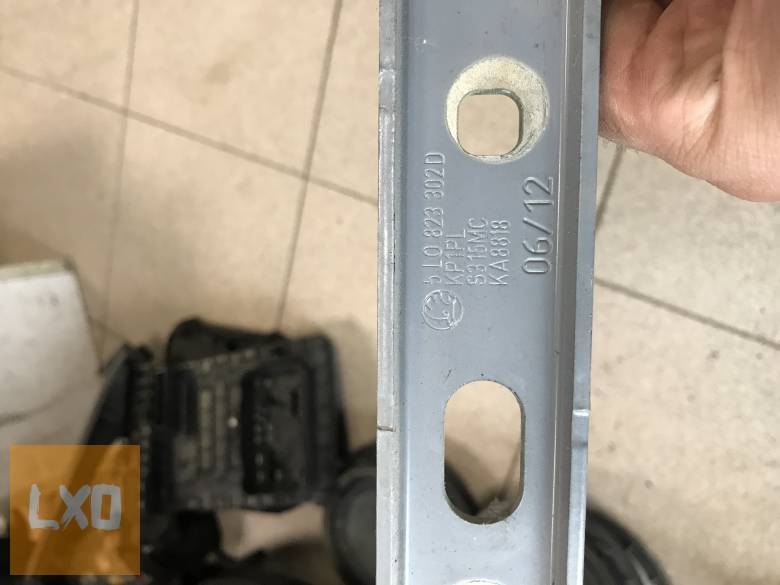 SKODA YETI 5L - jobb géptető zsanér  5L0 823 302 D apróhirdetés