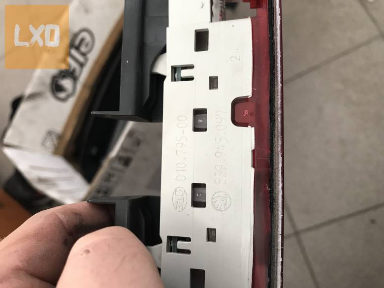 SKODA OCTAVIA III Kombi  - pótféklámpa  5E9 945 097 apróhirdetés