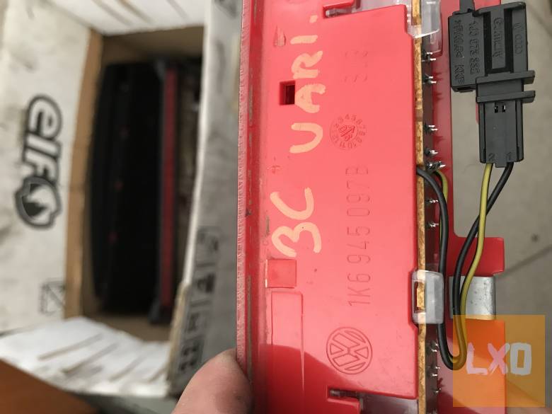 VW PASSAT B6 VARIANT  - pótféklámpa (sérült) 1K6 945 097 B apróhirdetés