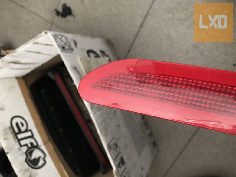 VW PASSAT B6 VARIANT  - pótféklámpa (sérült) 1K6 945 097 B apróhirdetés