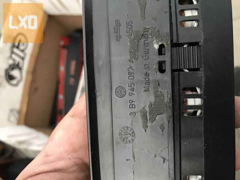 VW PASSAT B5 Variant  - pótféklámpa 3B9 945 097 apróhirdetés