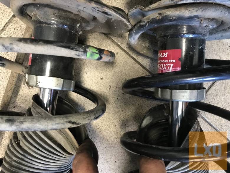 VW GOLF V  1,4 16V - lengéscsillapító pár (újszerű) apróhirdetés