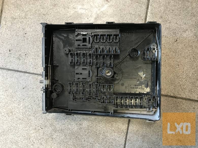 VW GOLF V_LEON 1P_OCTAVIA II_biztosíték tábla 1K0 937 125 D apróhirdetés