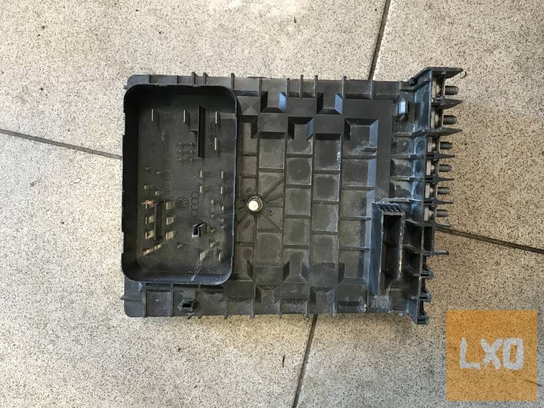 VW GOLF V_LEON 1P_OCTAVIA II_biztosíték tábla 1K0 937 125 D apróhirdetés