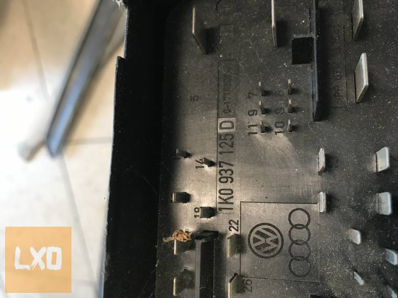 VW GOLF V_LEON 1P_OCTAVIA II_biztosíték tábla 1K0 937 125 D apróhirdetés