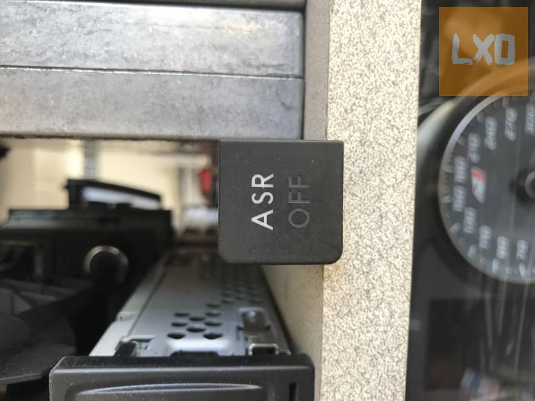 VW GOLF V -- ASR kapcsoló 1K0 927 118 A apróhirdetés