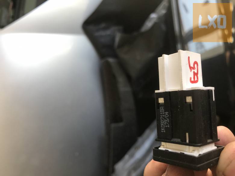 VW GOLF V -- ASR kapcsoló 1K0 927 118 A apróhirdetés