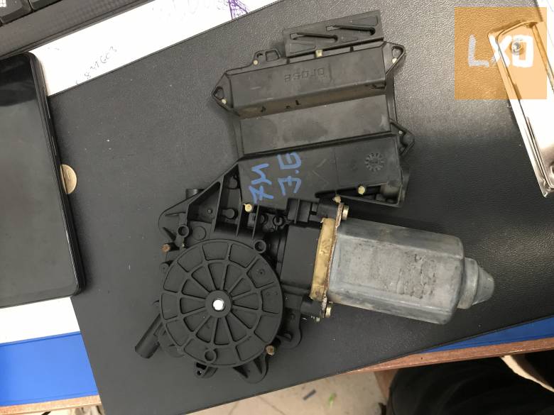 VW SHARAN 7M - jobb első ablakemelő motor apróhirdetés