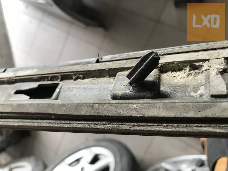 VW SCIROCCO - jobb külső díszléc 1K8 854 940 apróhirdetés