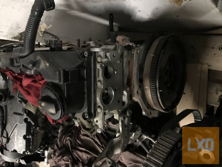 VW csoport GOLF V 1,6 CR CAY 105LE fűzött blokk hengerfejjel apróhirdetés