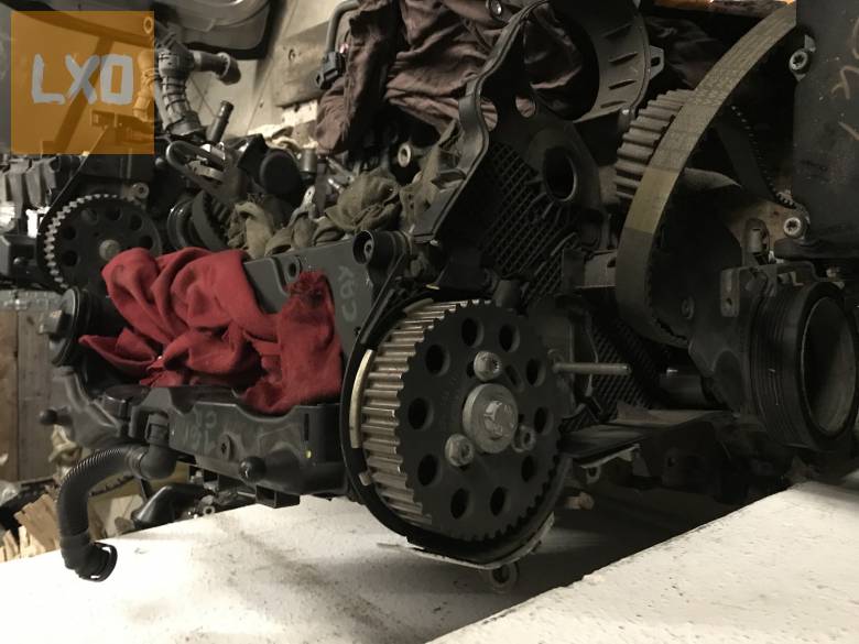 VW csoport GOLF V 1,6 CR CAY 105LE fűzött blokk hengerfejjel apróhirdetés