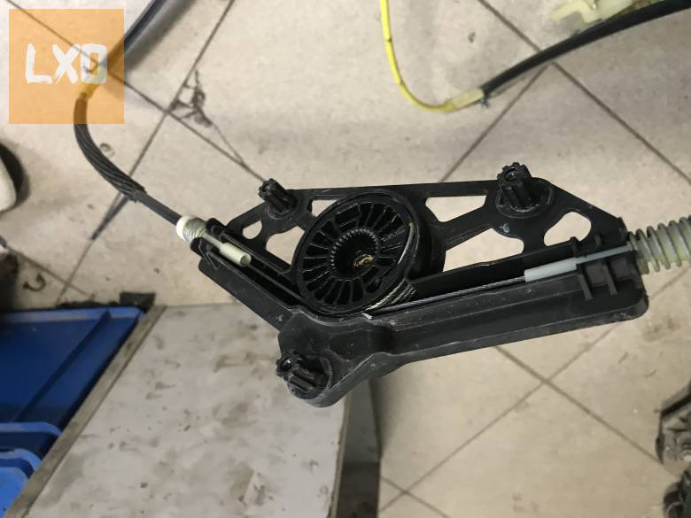 SKODA OCTAVIA III / jobb első ablakemelő szerkezet apróhirdetés