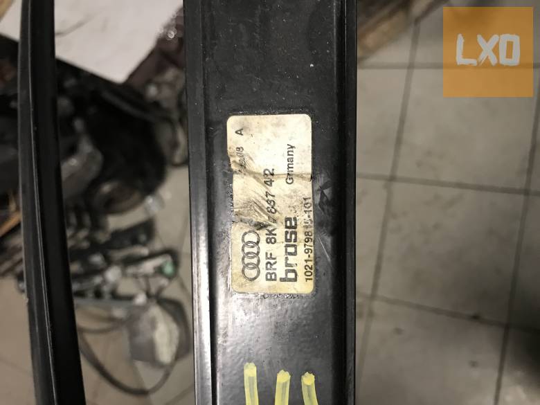 AUDI A4 B8  -- jobb első ablakemelő szerkezet apróhirdetés