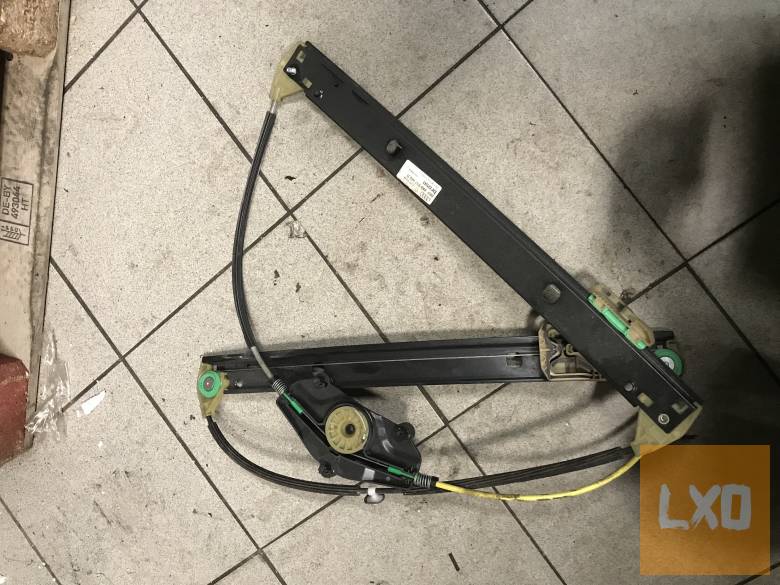 AUDI A4 B8   /* jobb első ablakemelő szerkezet apróhirdetés