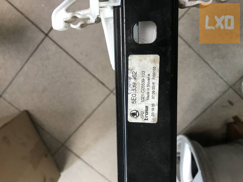 SKODA OCTAVIA III ( 5ajtós) - jobb hátsó ablakemelő szerkezet apróhirdetés