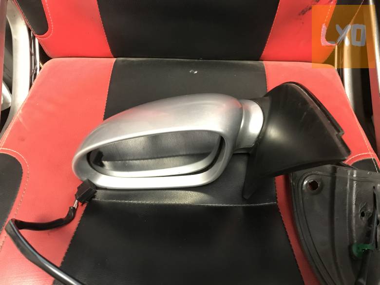 VW GOLF V -- bal visszapillantó apróhirdetés