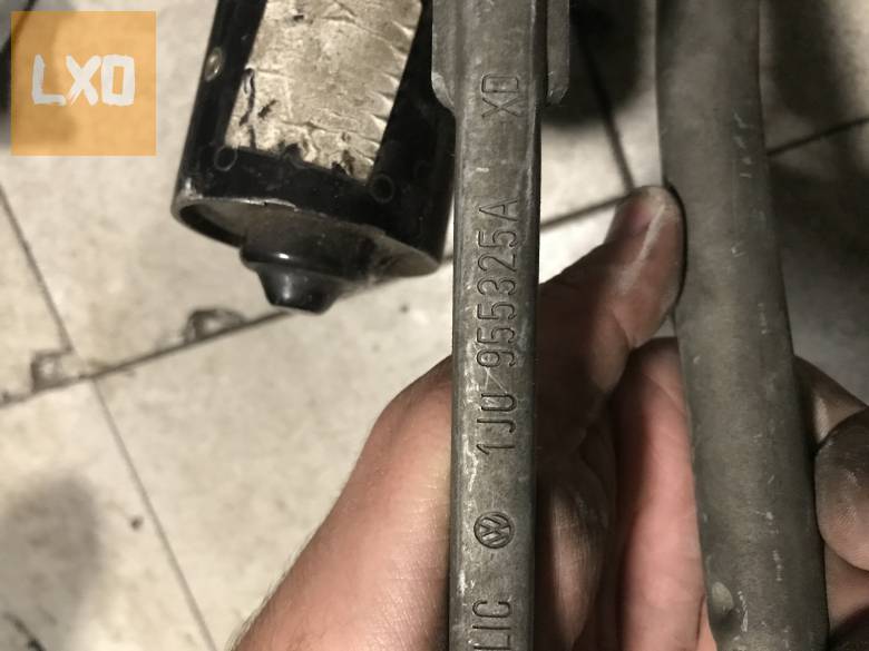 VW GOLF IV -  ablaktörlő szerkezet motorral 1J1 955 113 A apróhirdetés