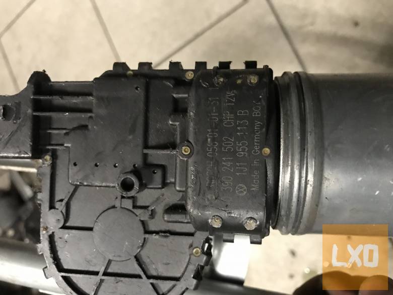 VW GOLF IV   -- ablaktörlő szerkezet + motor 1J1 955 113 B apróhirdetés