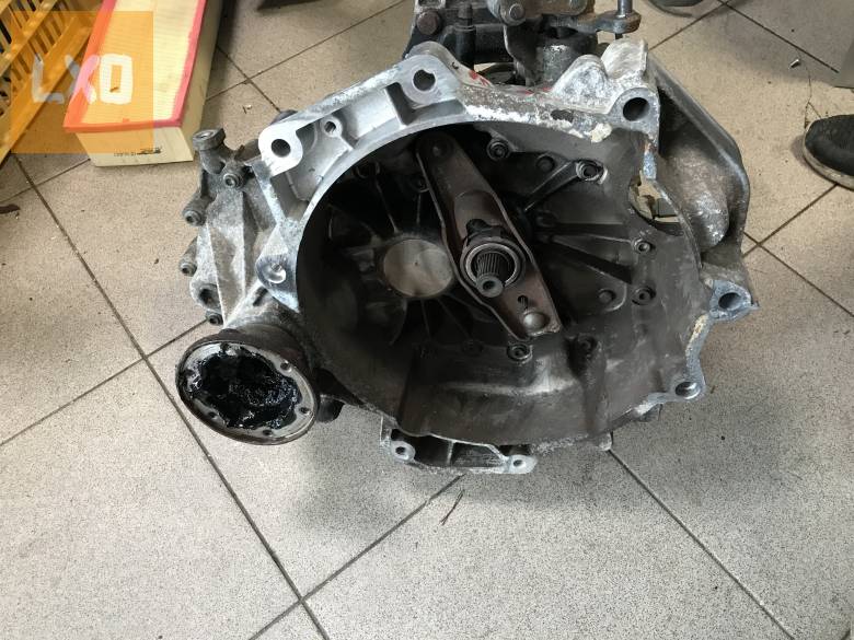 VW GOLF V_OCTAVIA II_LEON 1P 1,6 FSI BLF VÁLTÓ apróhirdetés