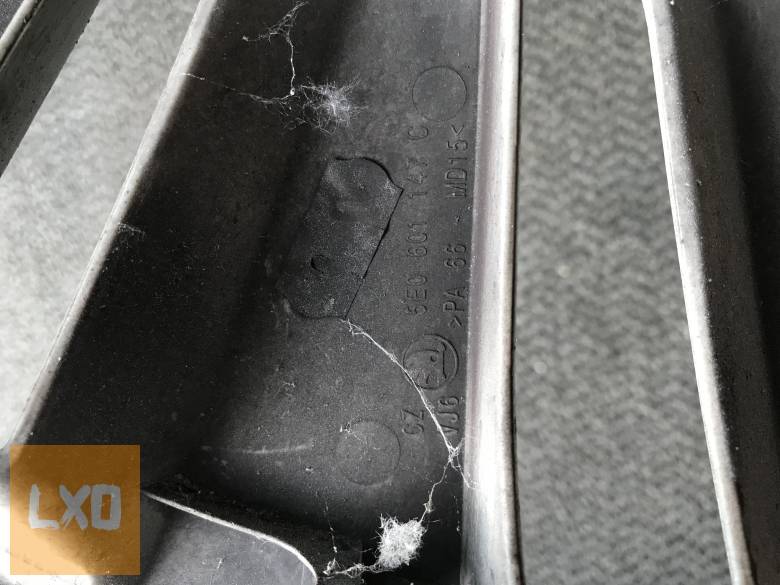 SKODA OCTAVIA III -- dísztárcsa R15 5E0 601 147 C apróhirdetés