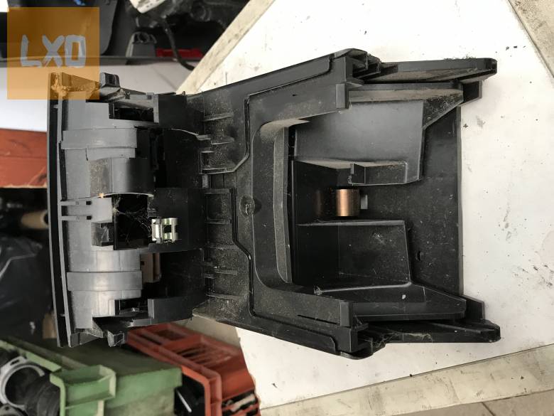 SKODA OCTAVIA II -- hátsó ülésfűtés kapcsoló +konzol 1Z0 857 961 apróhirdetés