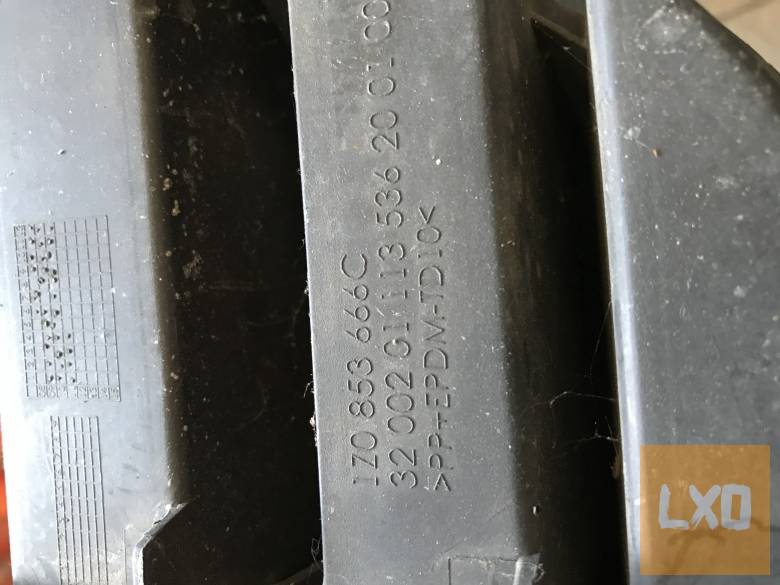 SKODA OCTAVIA II -- jobb első díszrács 1Z0 853 666 C apróhirdetés