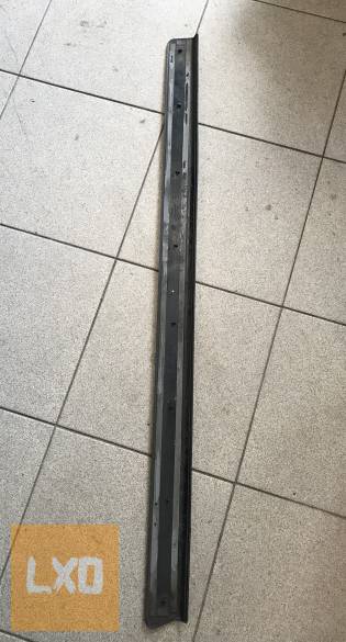 AUDI A3 8P (3ajtós) jobb küszöb díszléc apróhirdetés