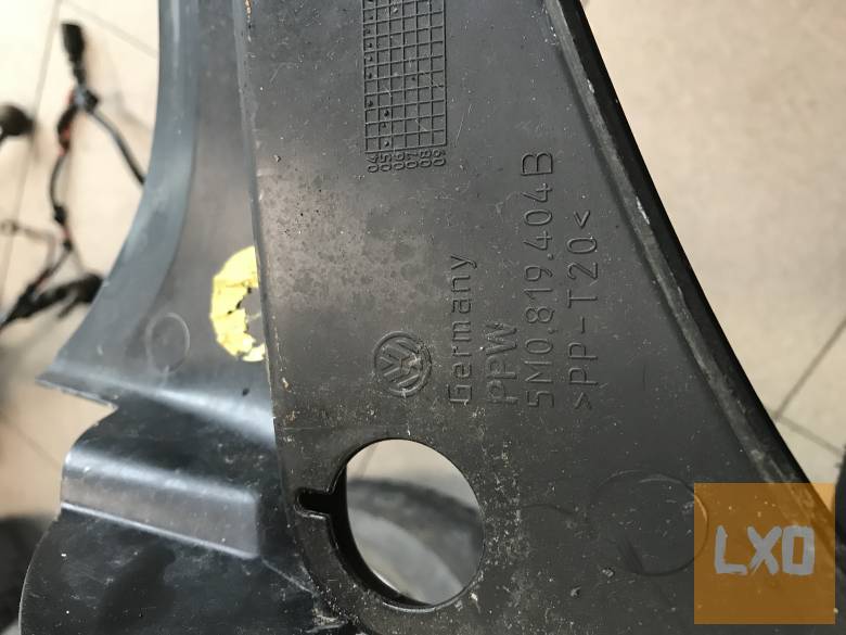 VW GOLF PLUS -- jobb levélrács 5M0 819 404 B apróhirdetés