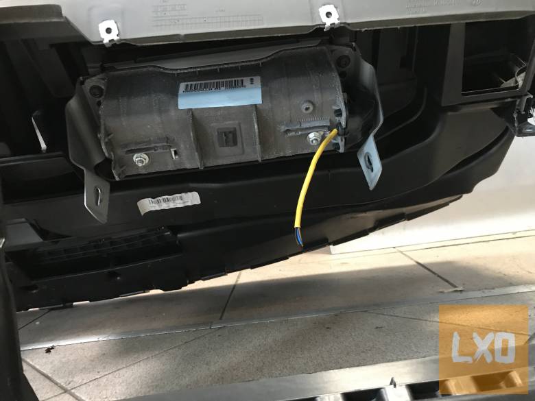 VW GOLF V - műszerfal + kormánylégzsák +utaslégzsák apróhirdetés