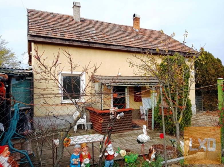 Eladó kétszintes családi ház Vácrátóton. apróhirdetés