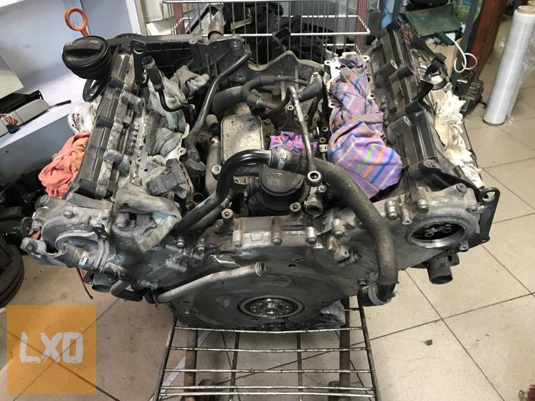 AUDI A4 B8 8K -- 2,7 V6 TDI CGKA fűzött blokk hengerfejjel apróhirdetés