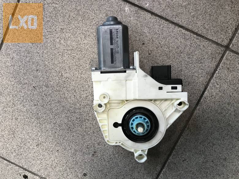 AUDI A4 B8  *  bal első ablakemelő motor  8K0 959 801 apróhirdetés
