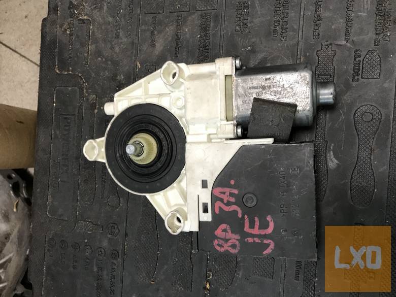 AUDI A3 8P -- jobb ablakemelő motor  8P0 959 802 H apróhirdetés