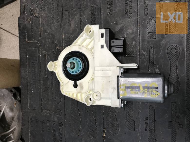 AUDI A4 B8  -- jobb első ablakemelő motor  8K0 959 802 apróhirdetés