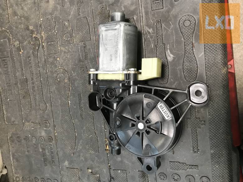 SKODA OSCTAVIA III -- jobb első ablakemelő motor  5Q0 959 802 B apróhirdetés