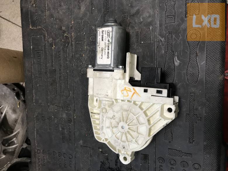 AUDI A5 8T  -* jobb  ablakemelő motor  84F 959 802 D apróhirdetés