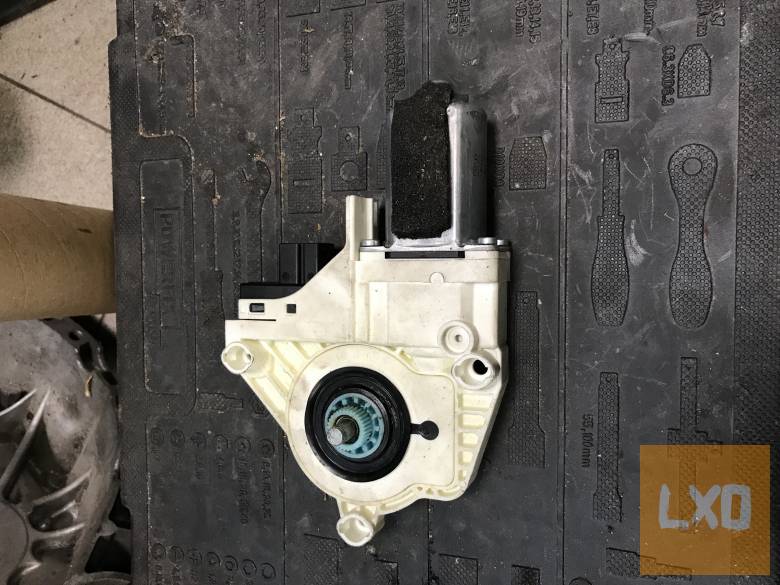 AUDI A5 8T  -* jobb  ablakemelő motor  84F 959 802 D apróhirdetés