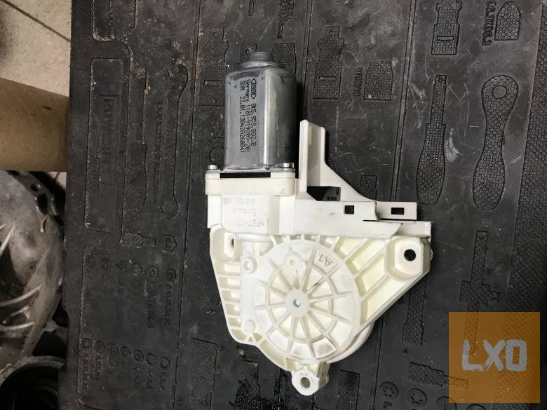 AUDI A6 4G   -- jobb első ablakemelő motor  8K0 959 802 B apróhirdetés