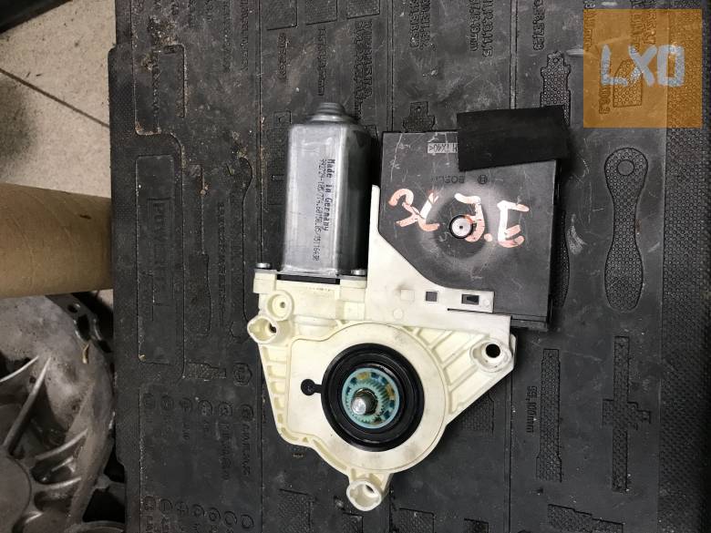 VW PASSAT B6 -- jobb első ablakemelő motor  1K0 959 792 M apróhirdetés