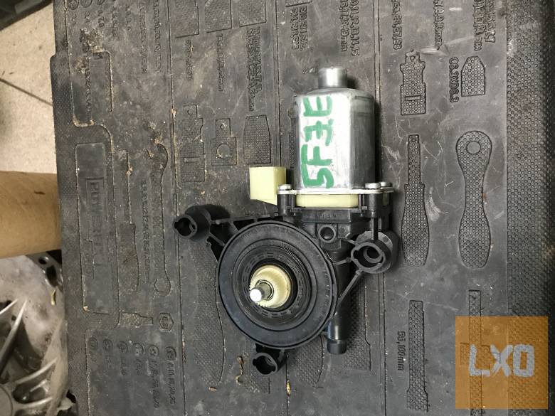 SEAT LEON 5F -- jobb első ablakemelő motor  5Q0 959 802 B apróhirdetés